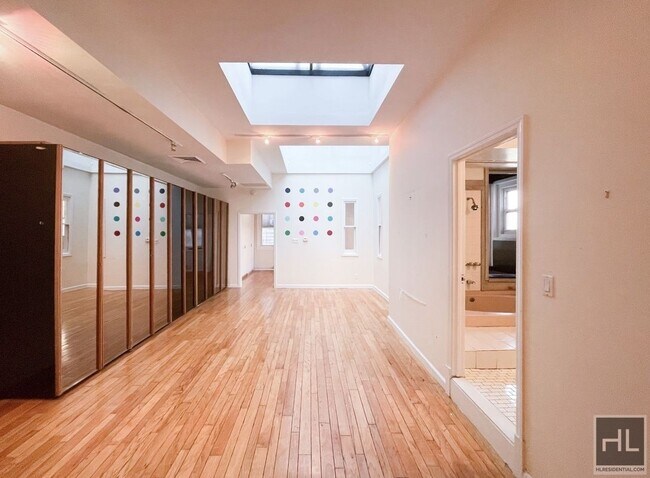 Building Photo - 480 West Broadway