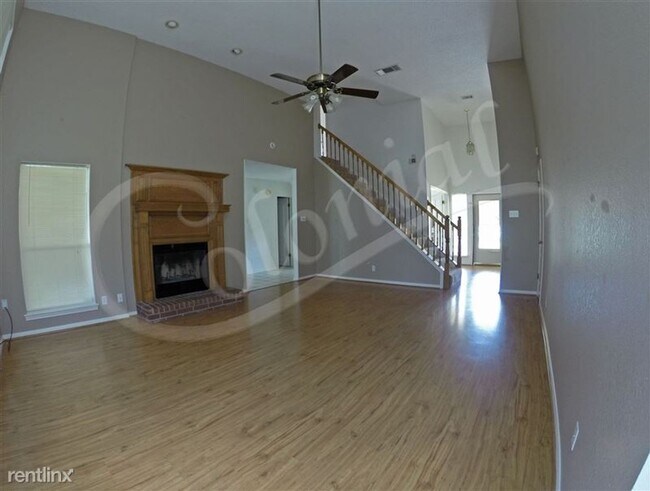 Building Photo - AVAILABLE MID JANUARY!!!