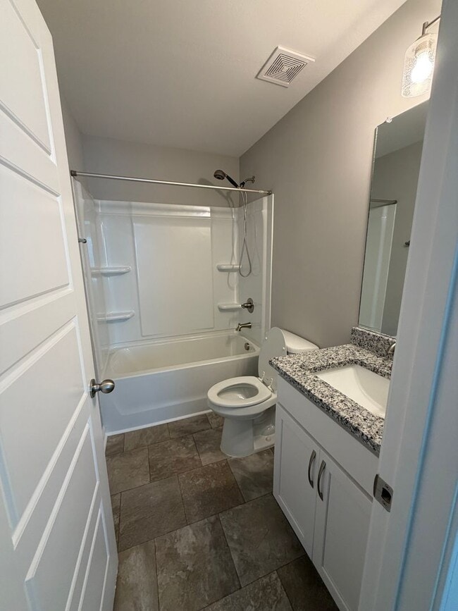 Building Photo - The Stowe Court Pet Friendly Condo for rent!