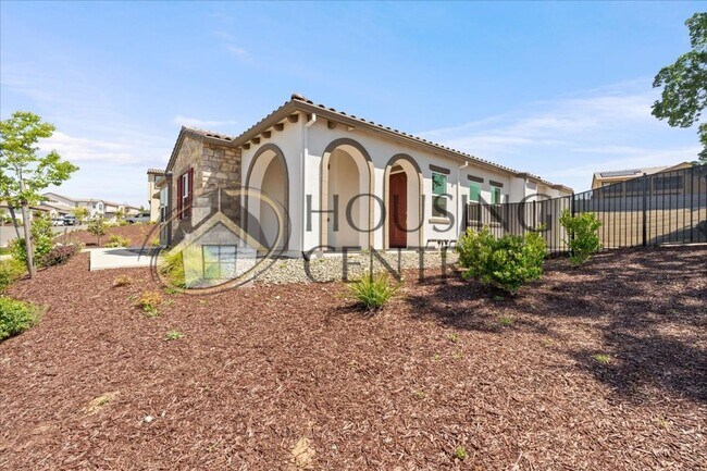 Building Photo - Modern & Elegant Living in Emerald Peak, E...