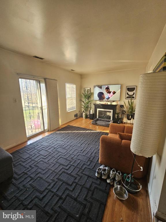 Building Photo - 511 Mt Lubentia W