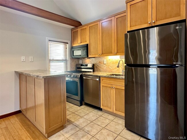 Building Photo - 53-56-56 72nd Pl