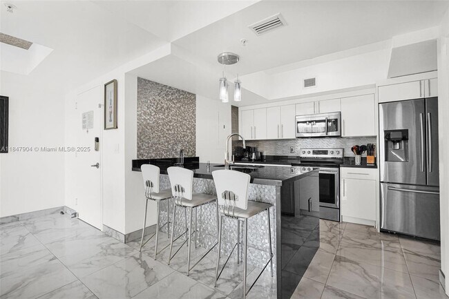 Primary Photo - 17555 Atlantic Blvd