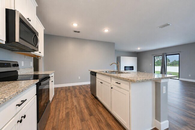 Building Photo - 927 Remington Green Dr SE