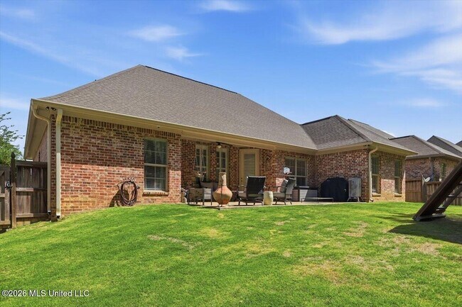 Building Photo - 320 Oakville Cir