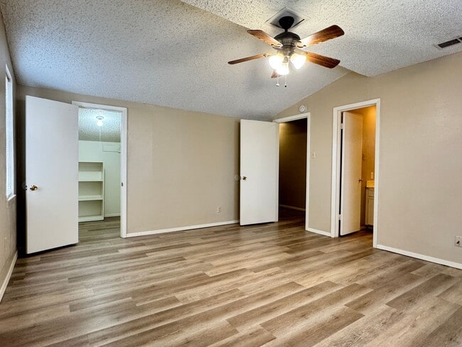 Building Photo - 4217 Aberdeen Dr