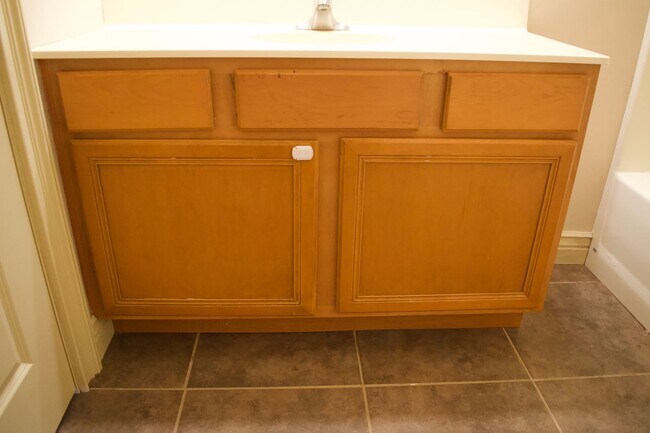 Building Photo - Marvelous 3 Bedroom House In Mill Creek Ma...