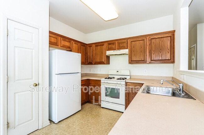 Building Photo - 158 Chancellor Dr