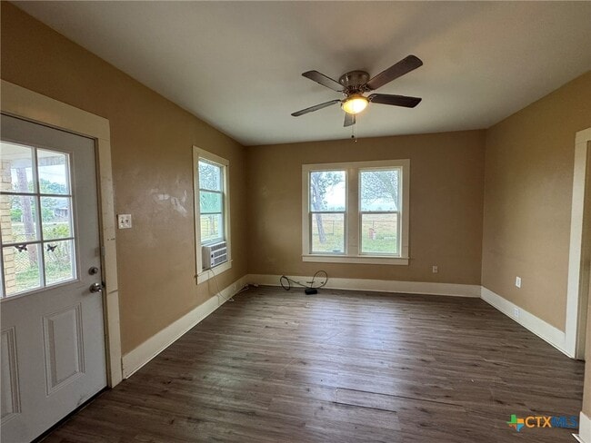 Building Photo - 1451 Old Seguin Luling Rd