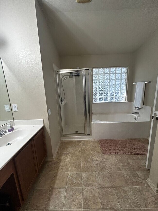 Building Photo - Charming 3 beds 2 baths in Pflugerville!