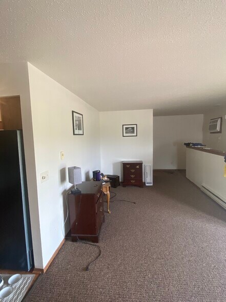 Building Photo - 1008 Dano Cir