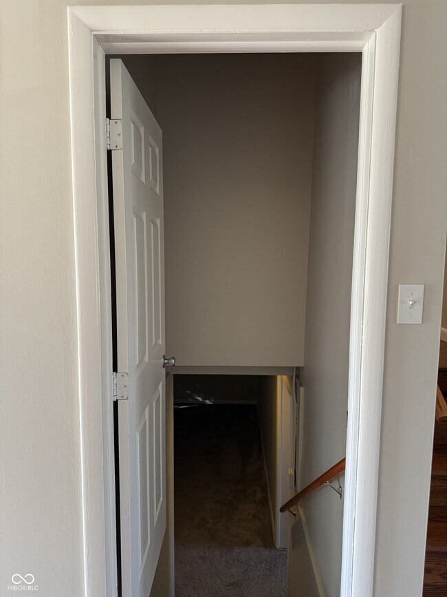 Building Photo - 209 Blairsden Ave