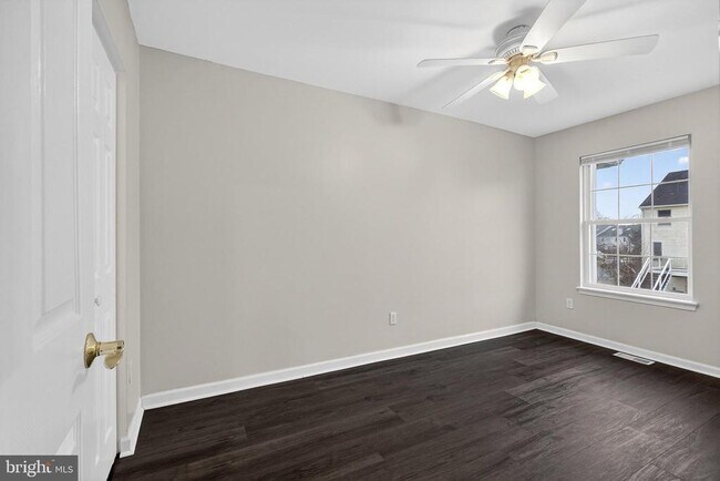 Building Photo - 613 Candlestick Ln