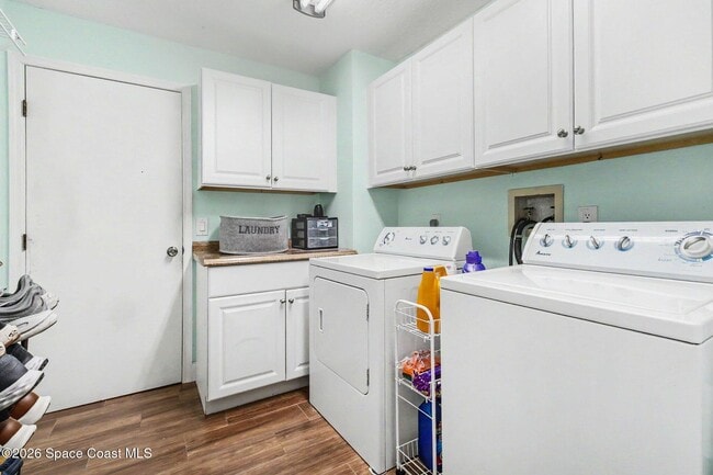 Building Photo - 1611 Clover Cir