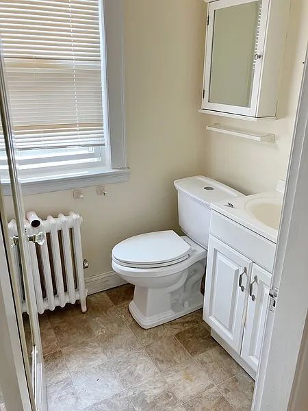 Building Photo - Great location, close to Quincy Center!