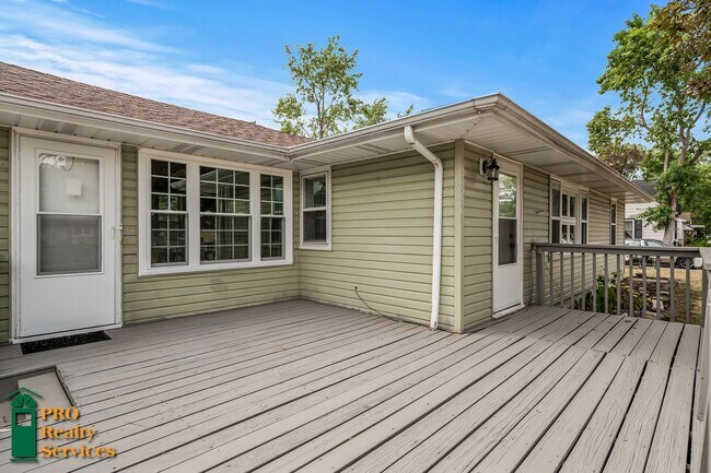 Building Photo - 4 Bedroom Home in Brooklyn Center