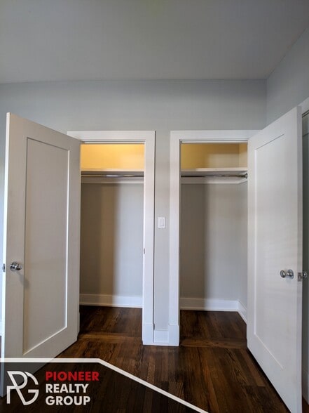 Building Photo - 736 W Addison St