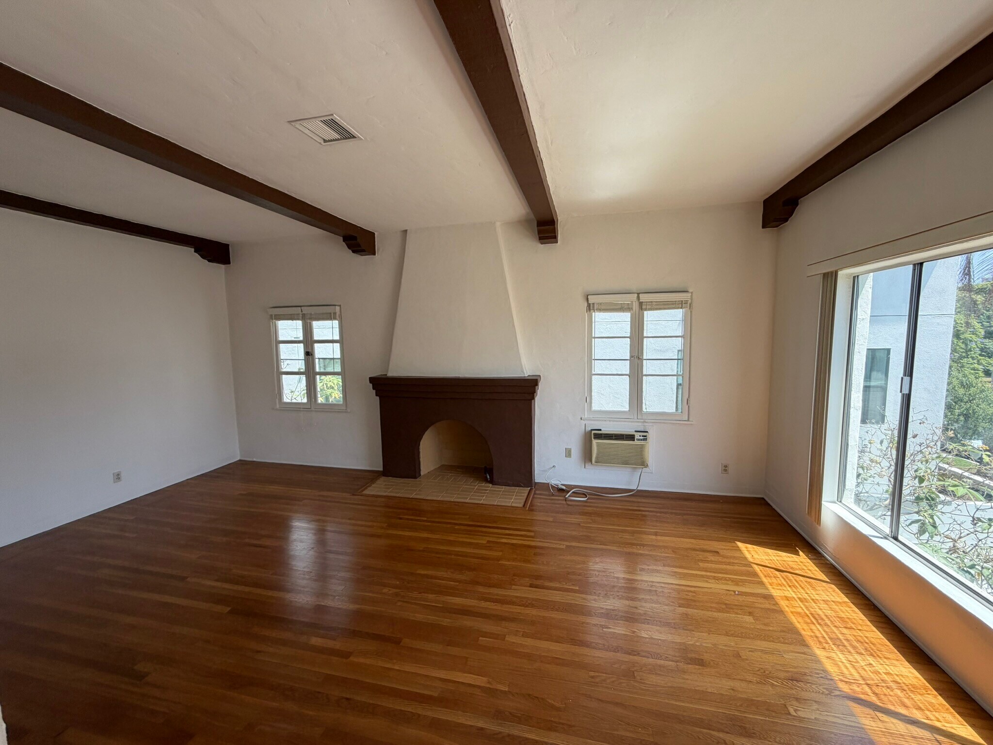 Building Photo - 1519 S Holt Ave