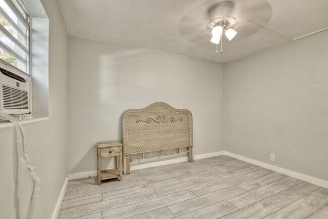 Building Photo - 612 2nd Ave S