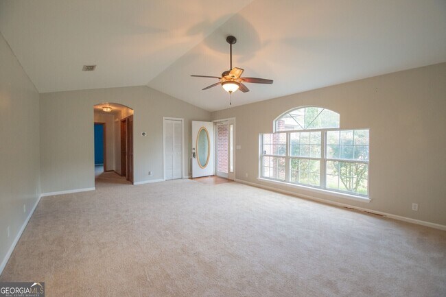 Building Photo - 81 Retreat Pl