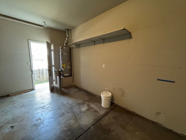 Building Photo - COMING SOON! Four Bed, Two Bath Home Close to Hwy 99 and Stockton Airport