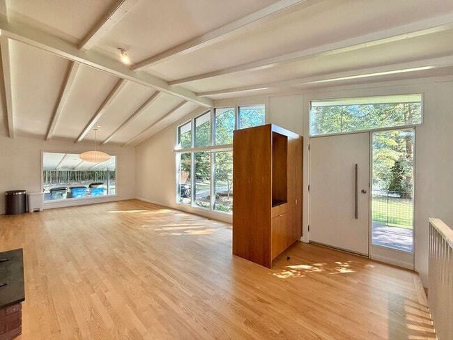 Building Photo - 3322 Ocotea St