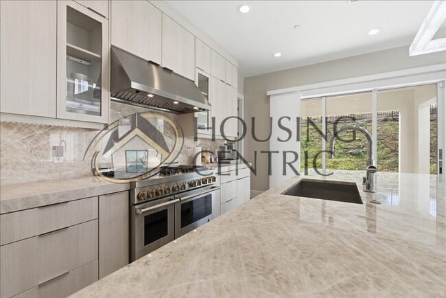 Building Photo - Unparalleled Executive Luxury Rental Home in Gated Community