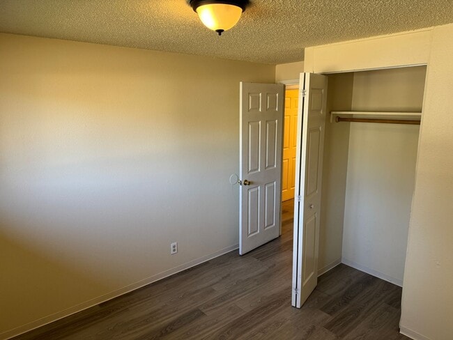 Building Photo - Updated 4 bedroom 1 bathroom house in Eugene!