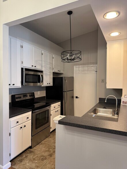 Building Photo - 13700 Modrad Way