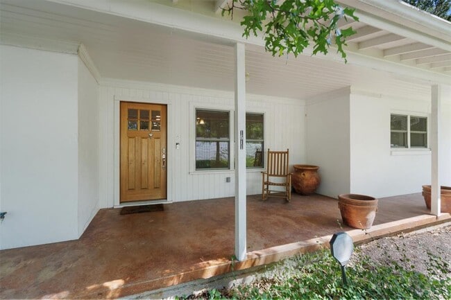 Building Photo - 1511 Bellaire Dr