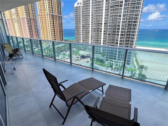 Building Photo - 17550 Collins Ave