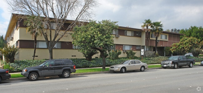 Primary Photo - 1170 Huntington Dr
