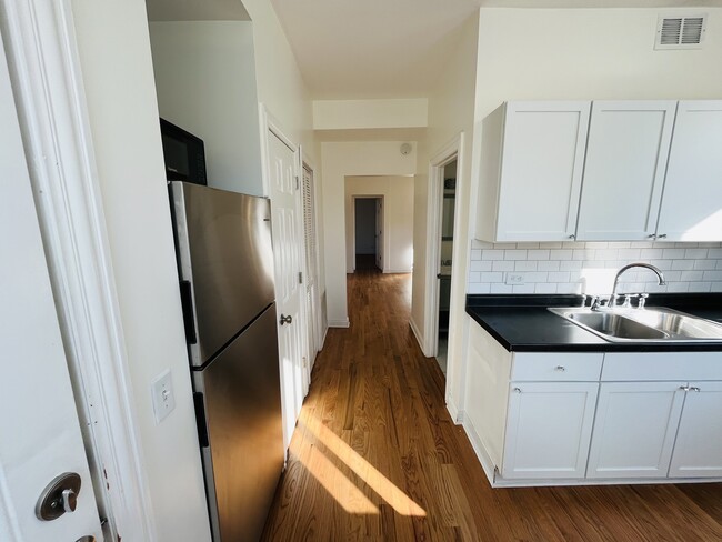 Kitchen + hallway - 2318 W 19th St