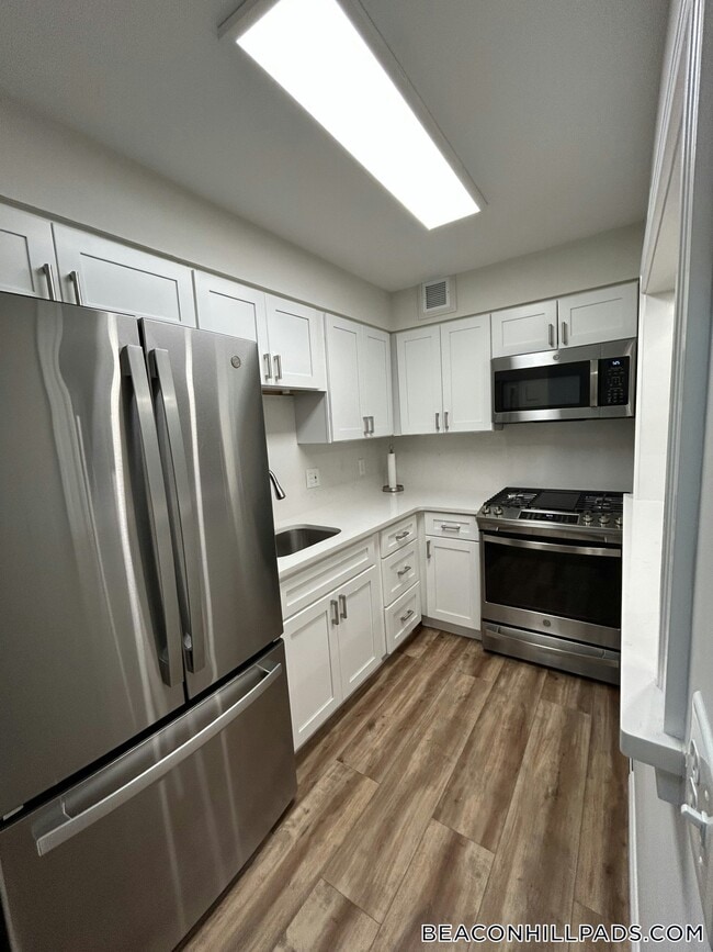 Building Photo - 17 Bowdoin St
