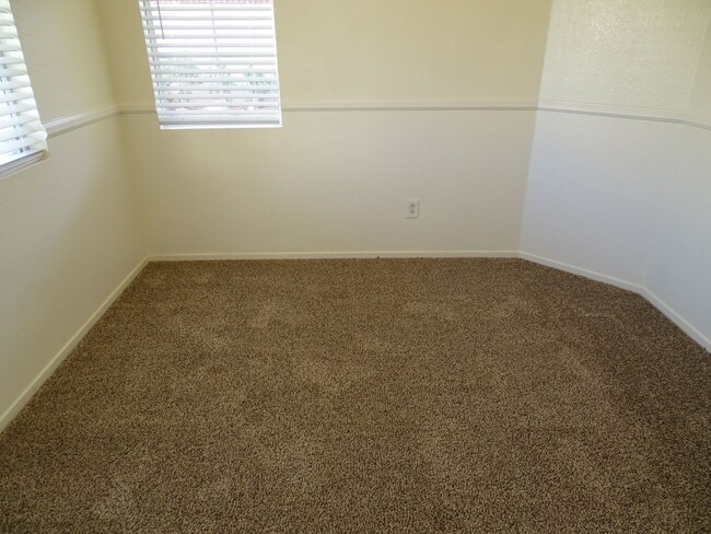Building Photo - Well Kept One Story North Las Vegas Cul De...
