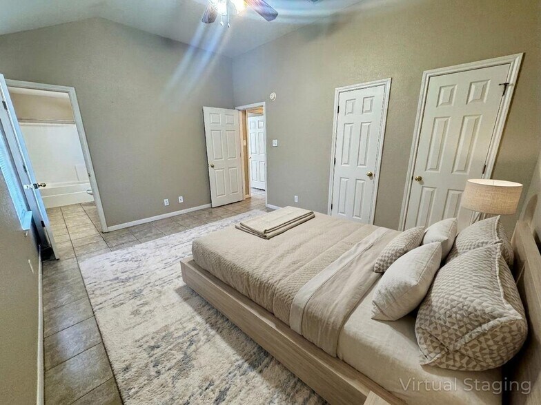 Building Photo - 4807 John David Dr