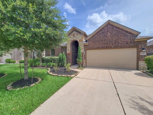 Building Photo - "Charming 3-Bed, 2-Bath Retreat in Humble, TX – Your Perfect Home Awaits on Justin Ridge Ln!"