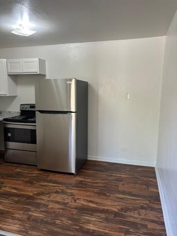 Building Photo - 3200 Lake Como Dr