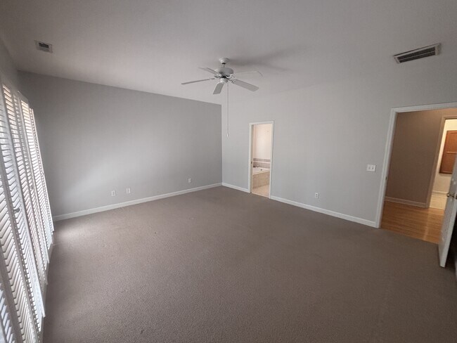 Building Photo - 90 Pine Vista Dr