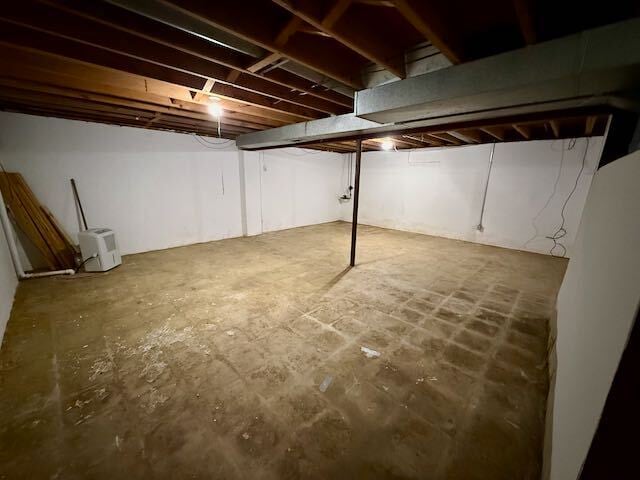 Building Photo - Small 3 BR in Peoria Heights