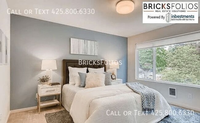 Building Photo - 13706 Manor Way