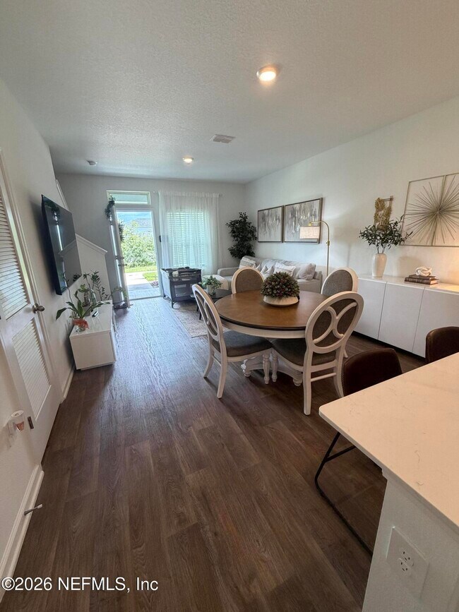 Building Photo - 947 Rivertree Pl