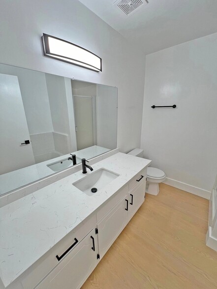 Building Photo - 118 S Wetherly Dr