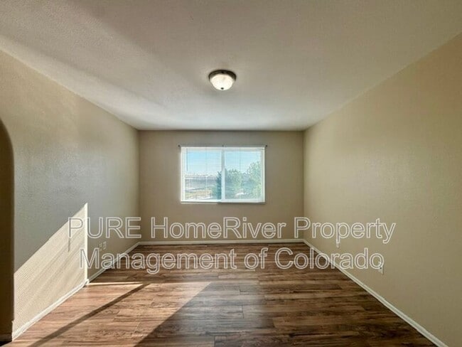 Building Photo - 691 Hailey Glenn View