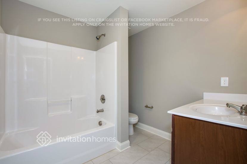 Building Photo - 5322 Roberta Crossing Dr