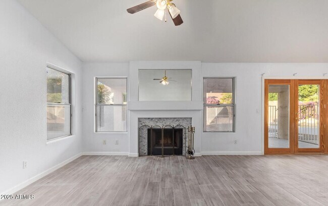 Building Photo - 4758 E Villa Maria Dr