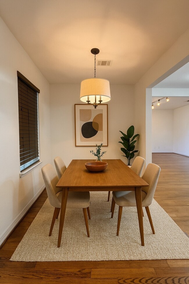 Building Photo - 208 E 38th St