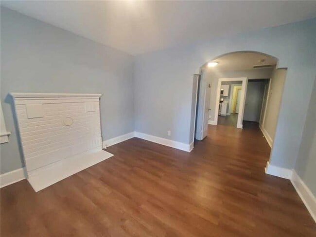 Building Photo - 711 W 42nd St