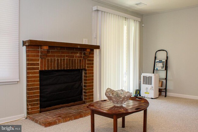 Building Photo - 311 Whitcliff Ct