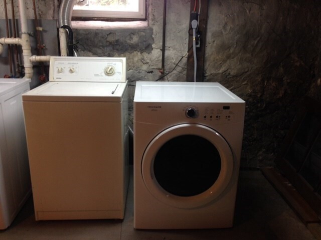 Building Photo - 280 Willow St